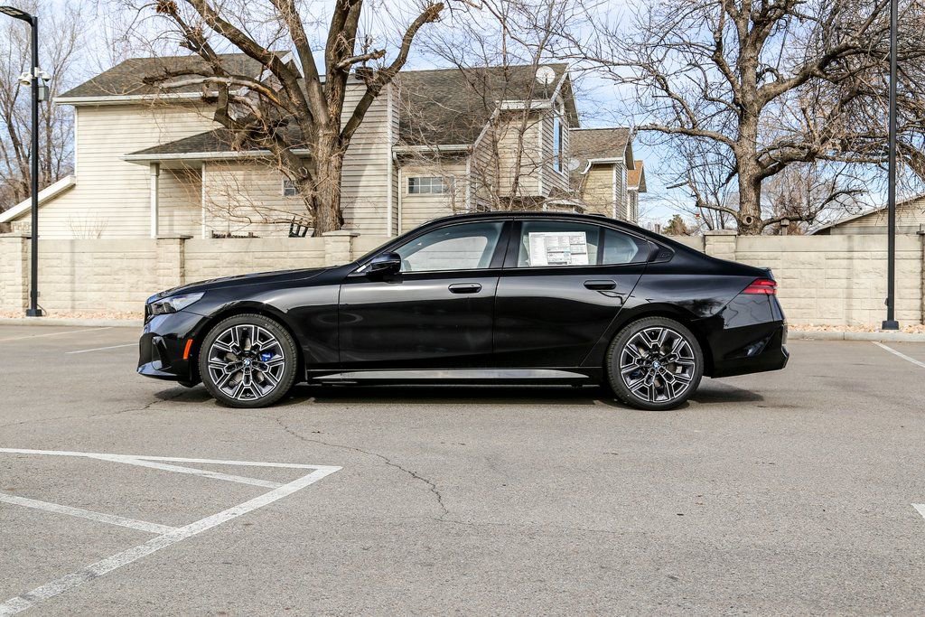Used 2026 BMW 530i xDrive 530i xDrive w/ M Sport Package image 2