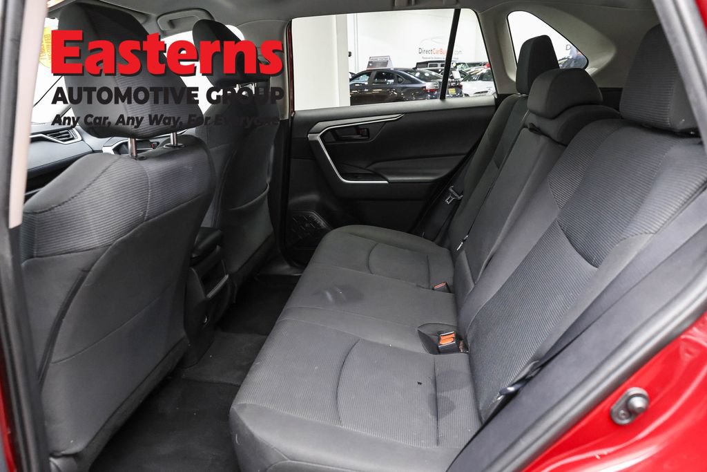 Used 2021 Toyota RAV4 LE AWD/4WD image 22
