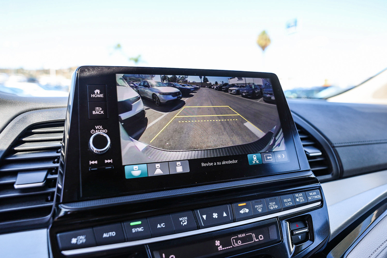 Certified 2025 Honda Odyssey Touring image 18