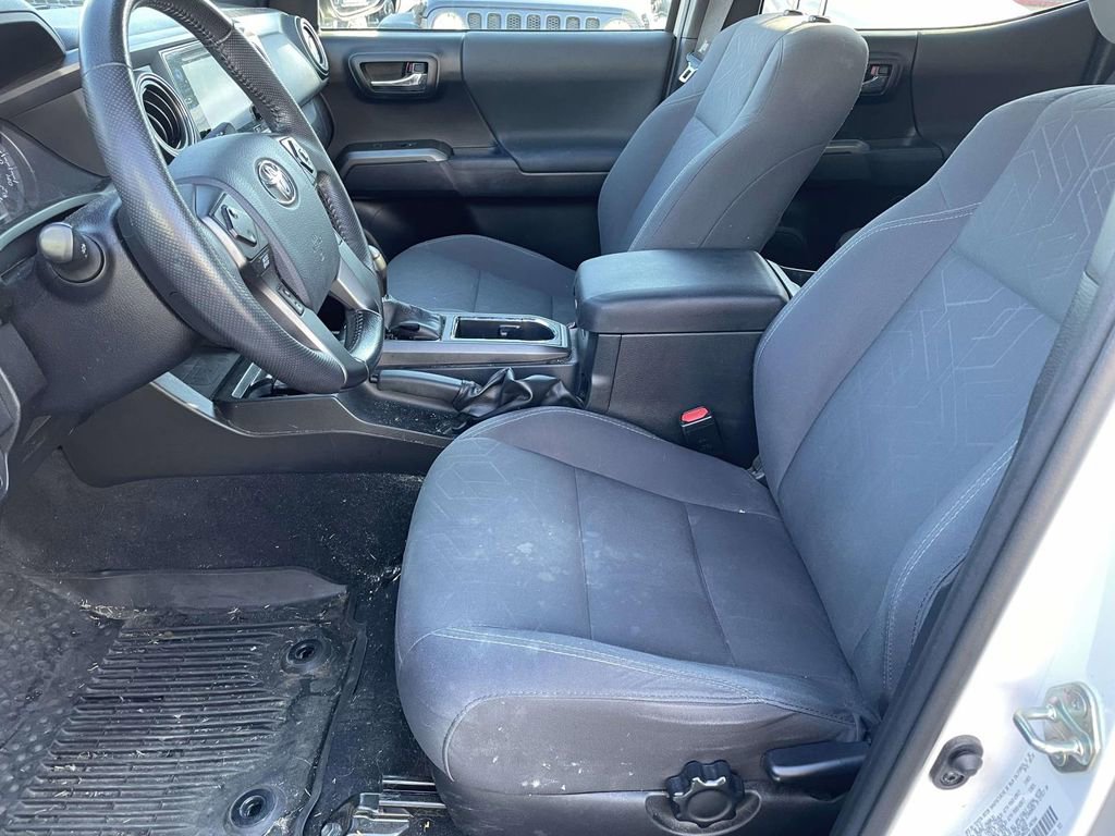 Used 2018 Toyota Tacoma TRD Sport image 26