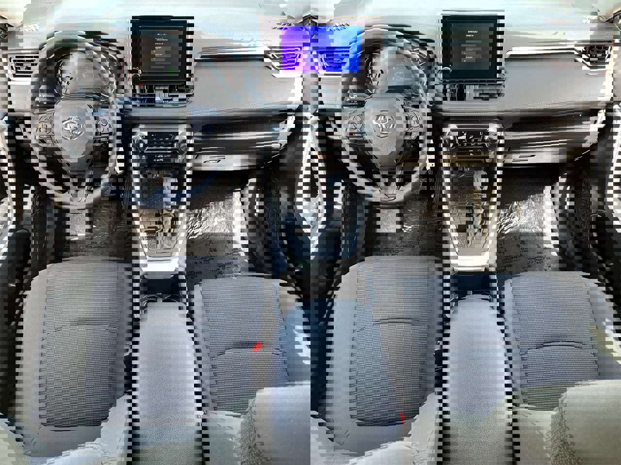 Used 2024 Toyota RAV4 LE image 9