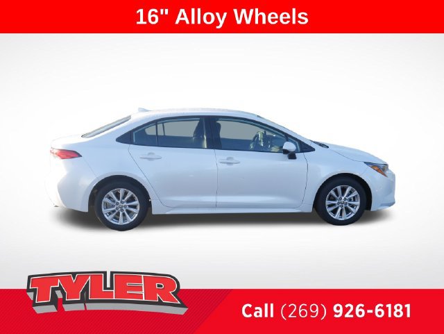 Used 2025 Toyota Corolla LE w/ LE Premium Package FWD image 9