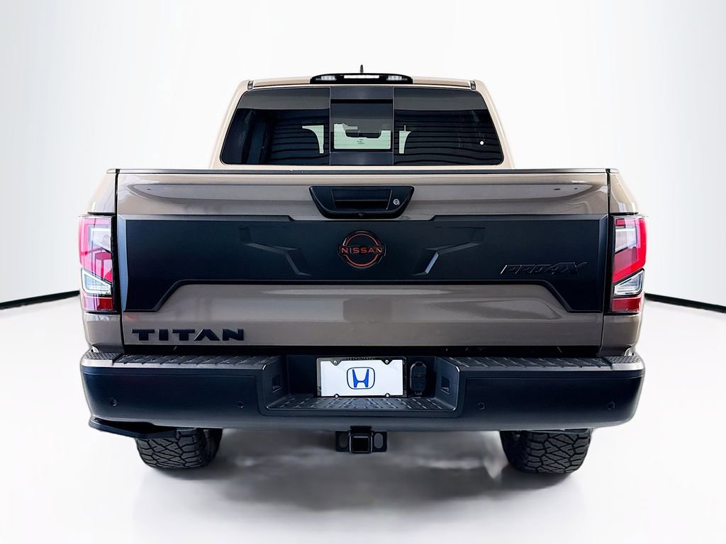Used 2023 Nissan Titan PRO-4X w/ Pro-4x Convenience Package AWD/4WD image 6