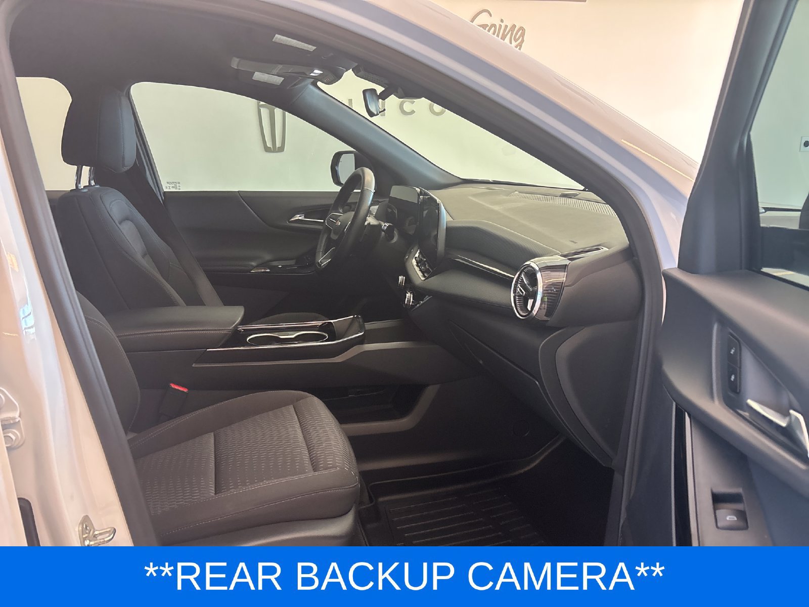 Used 2025 Chevrolet Equinox LT FWD image 7