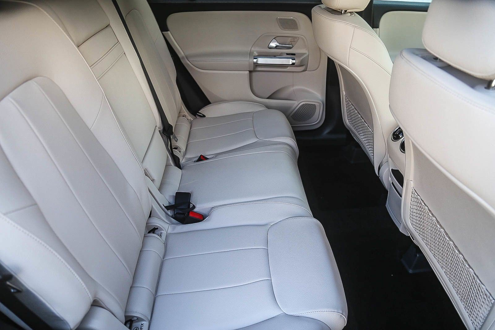 New 2026 Mercedes-Benz GLB 250 4MATIC image 17