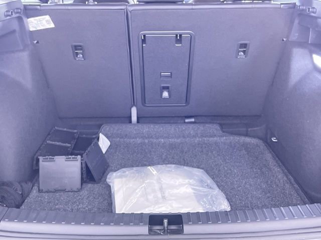 Used 2024 Volkswagen Taos SE image 23