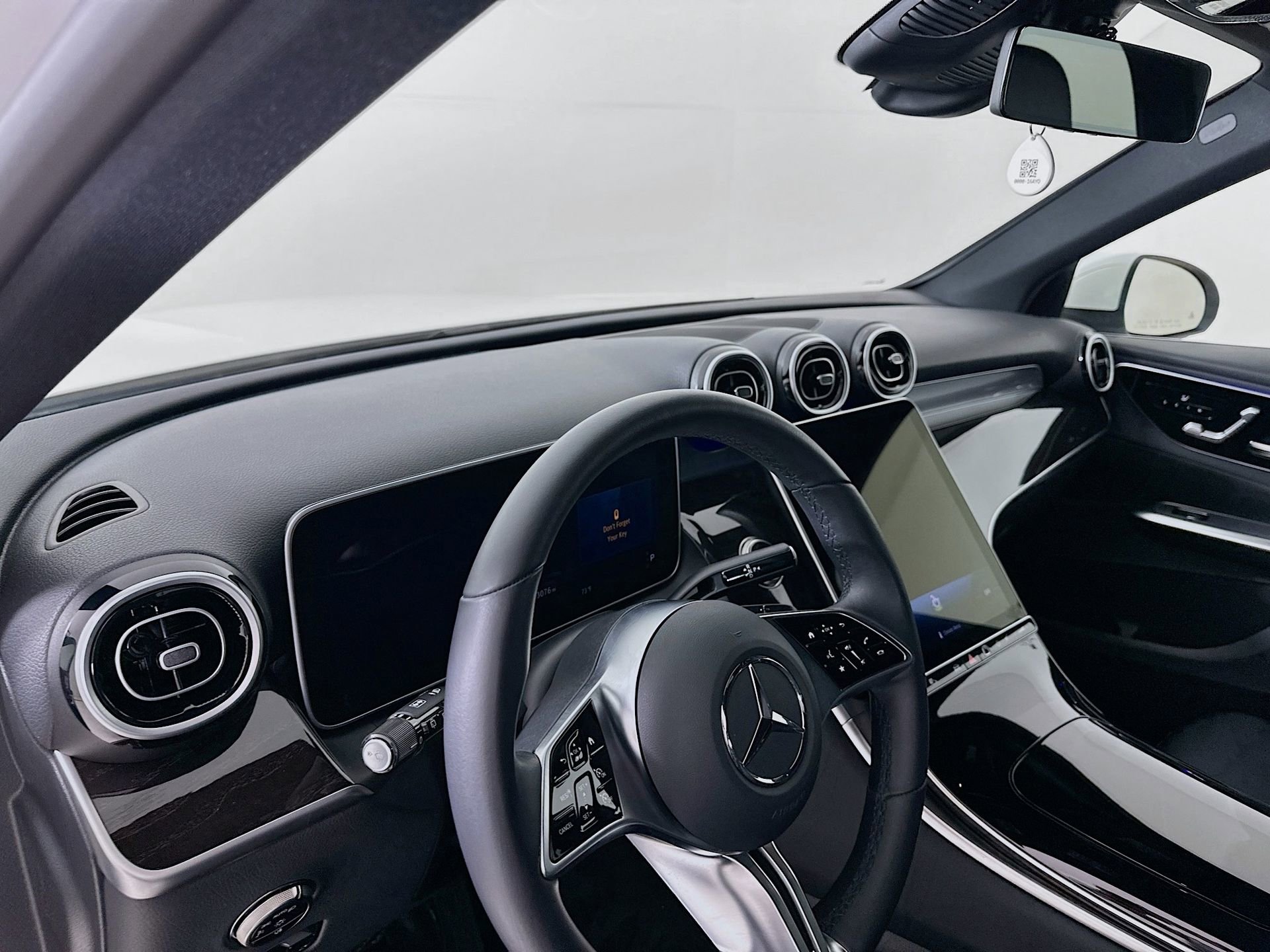 Certified 2025 Mercedes-Benz GLC 300 image 10