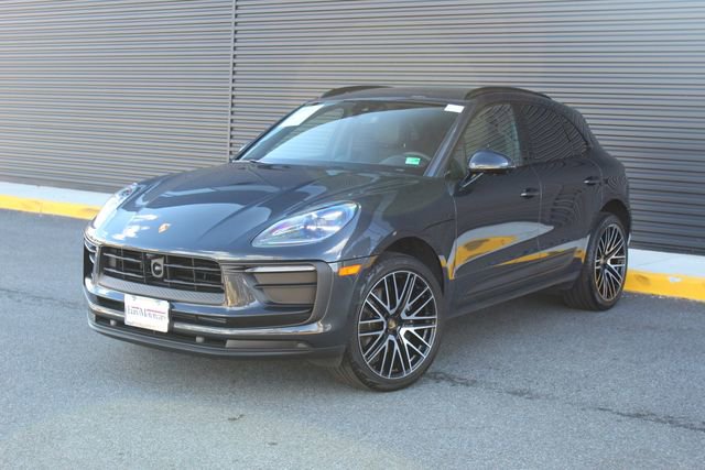 Certified 2026 Porsche Macan Base image 1