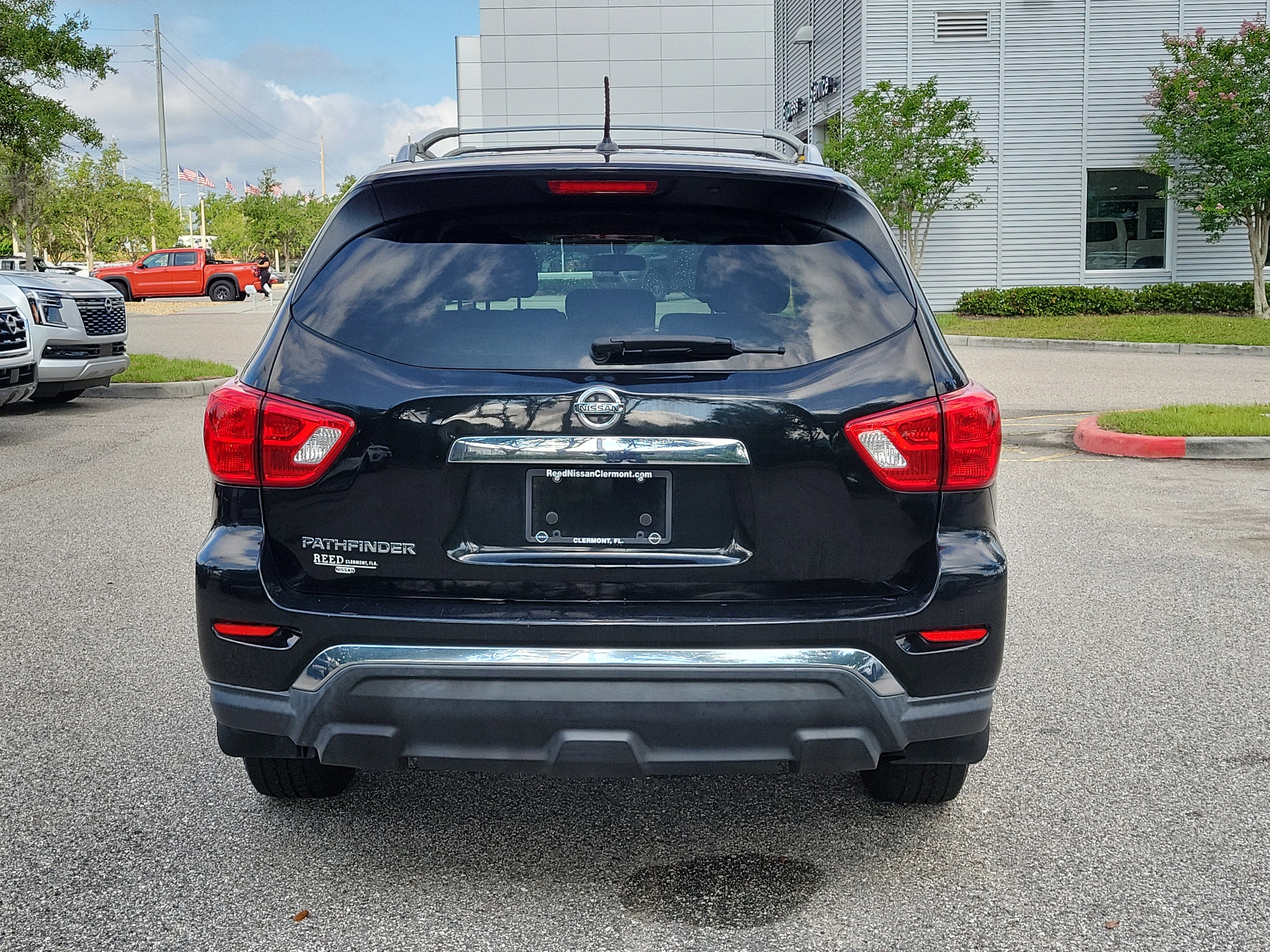 Used 2017 Nissan Pathfinder S FWD image 6