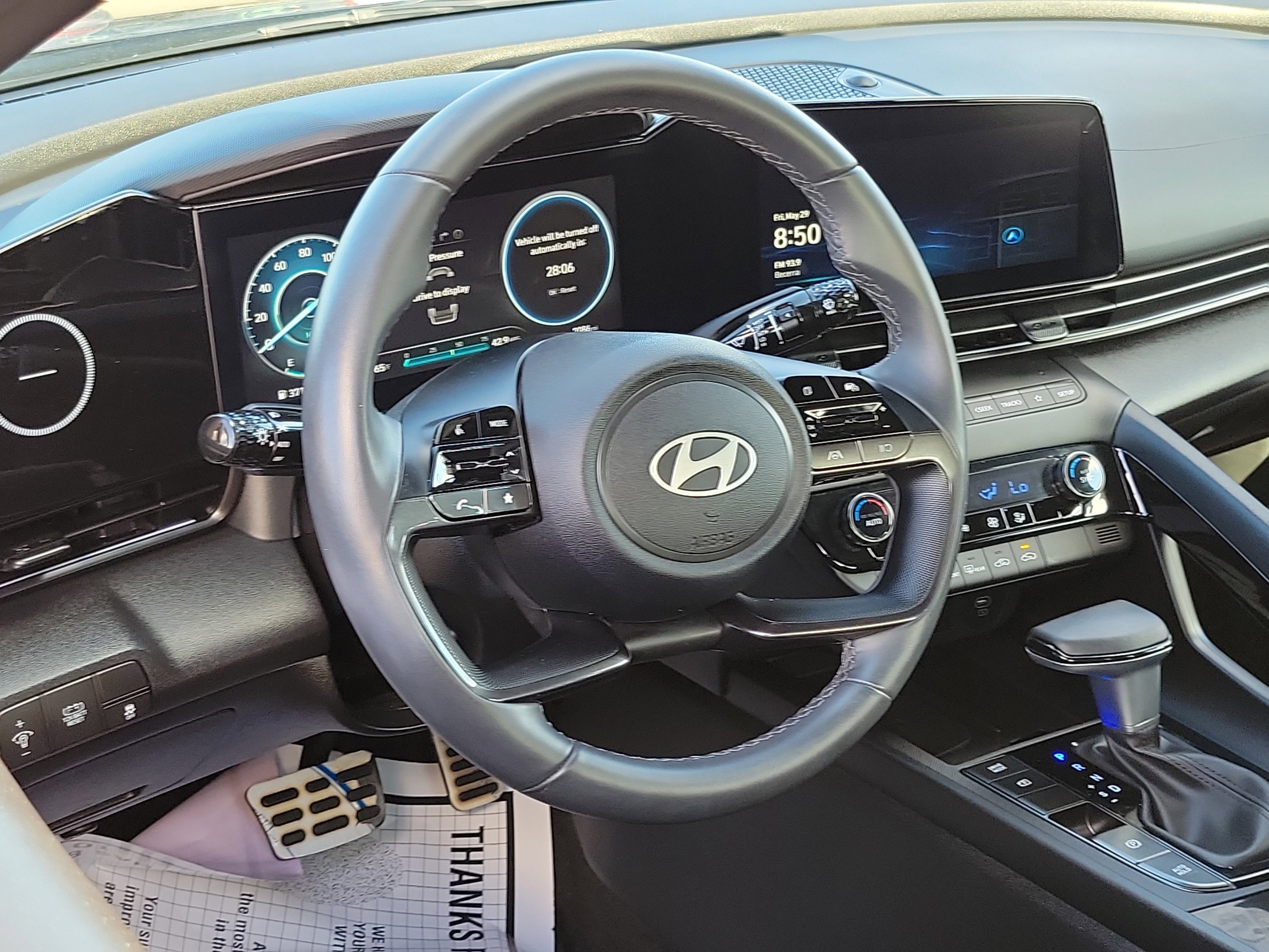 Certified 2025 Hyundai Elantra SEL FWD image 11