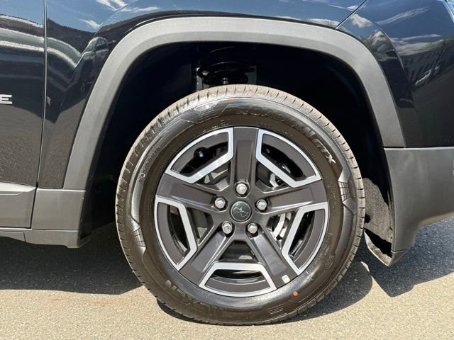 New 2026 Jeep Cherokee Limited AWD/4WD image 18