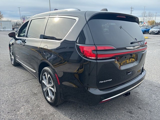 New 2026 Chrysler Pacifica Pinnacle w/ Trailer Tow Group image 5