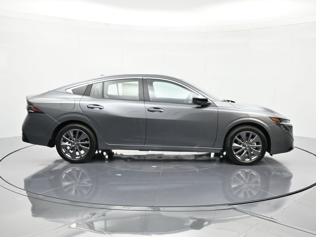 New 2026 Nissan Sentra SL w/ Floor Mat Package FWD image 4