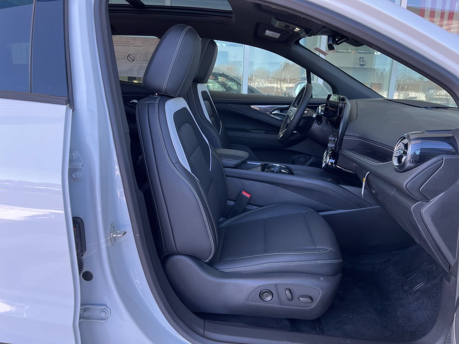 New 2024 Chevrolet Blazer EV LT AWD/4WD image 15