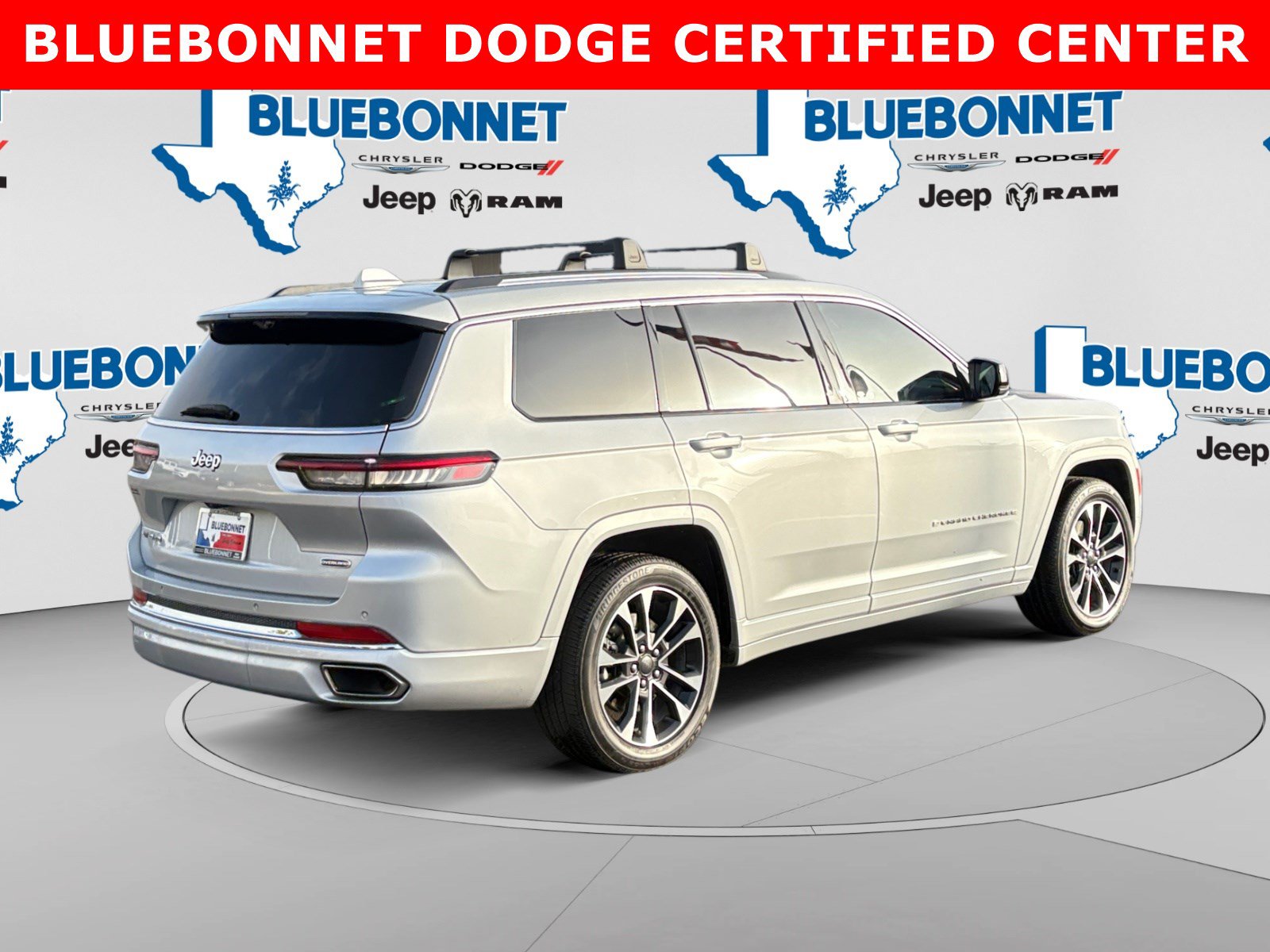 Used 2022 Jeep Grand Cherokee L Overland w/ Luxury Tech Group IV AWD/4WD image 5