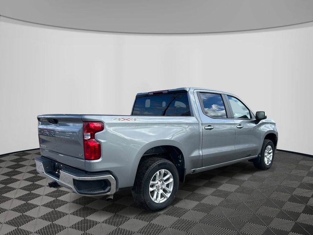 Used 2024 Chevrolet Silverado 1500 LT AWD/4WD image 5