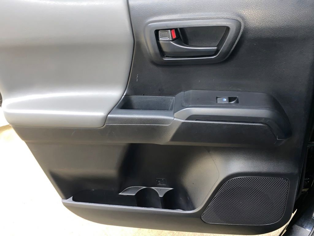 Used 2022 Toyota Tacoma SR image 29