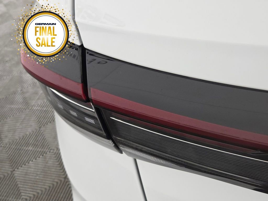 Certified 2025 Volkswagen Taos SE image 12