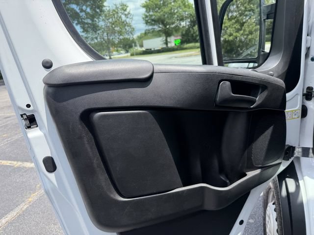 Used 2025 RAM ProMaster 2500 w/ Convenience Group FWD image 9