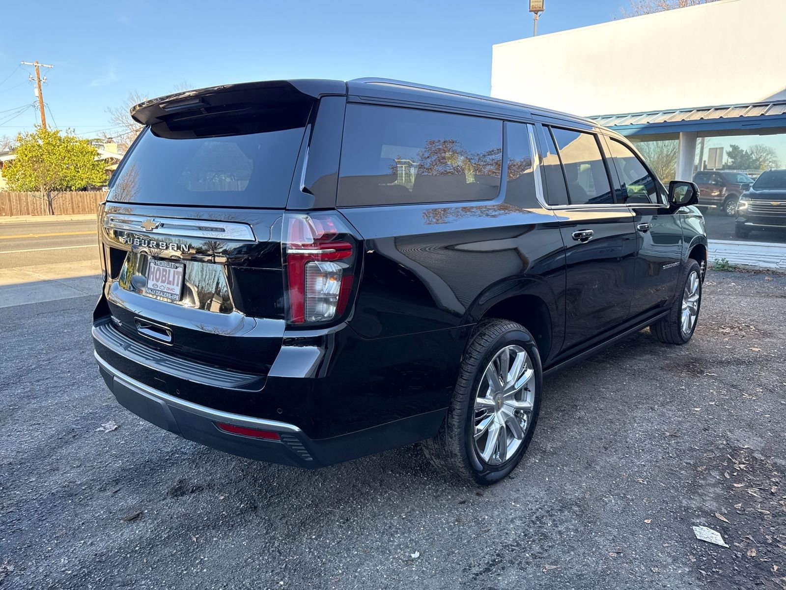 Used 2024 Chevrolet Suburban High Country image 5