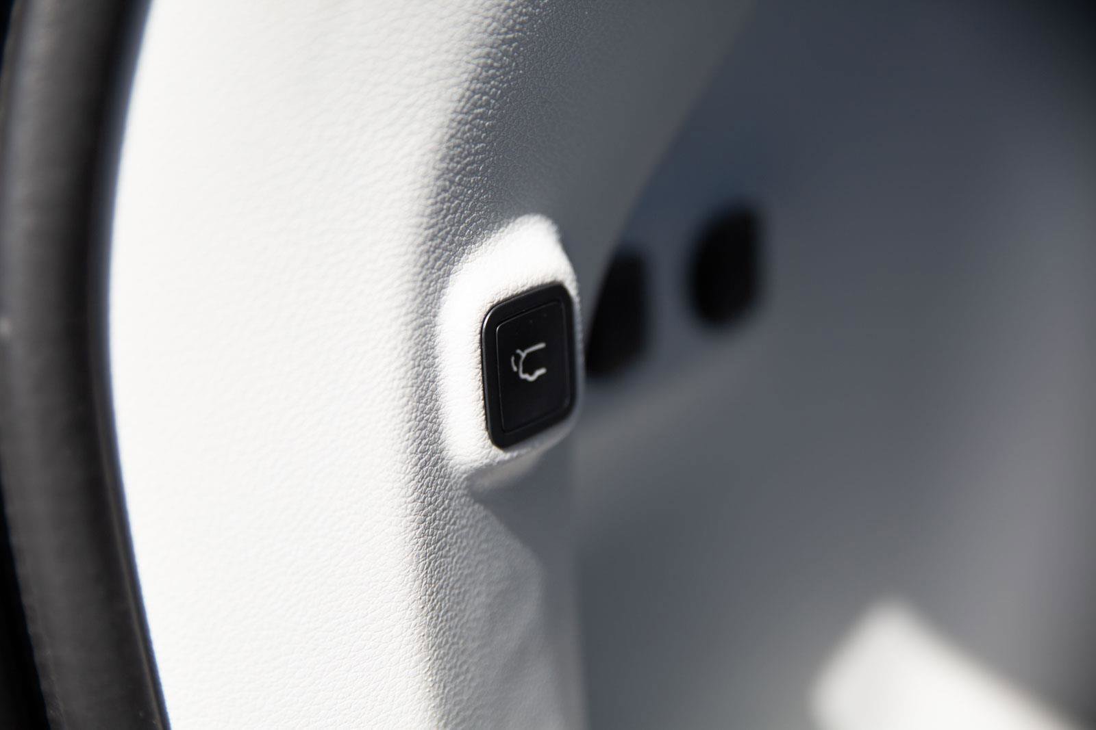 Used 2019 Jeep Cherokee Limited image 26