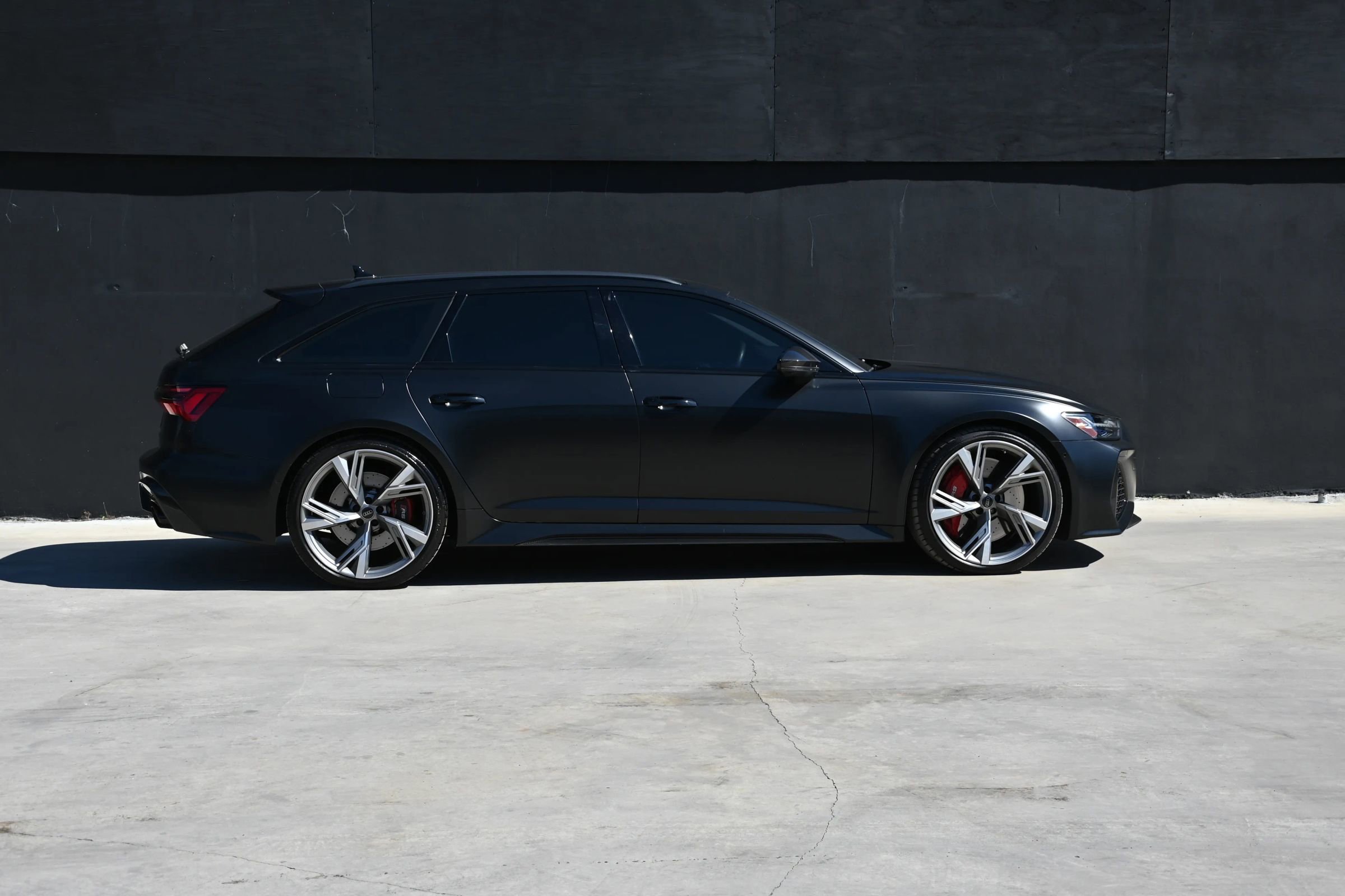 Used 2023 Audi RS 6 w/ Carbon Optic Package image 7