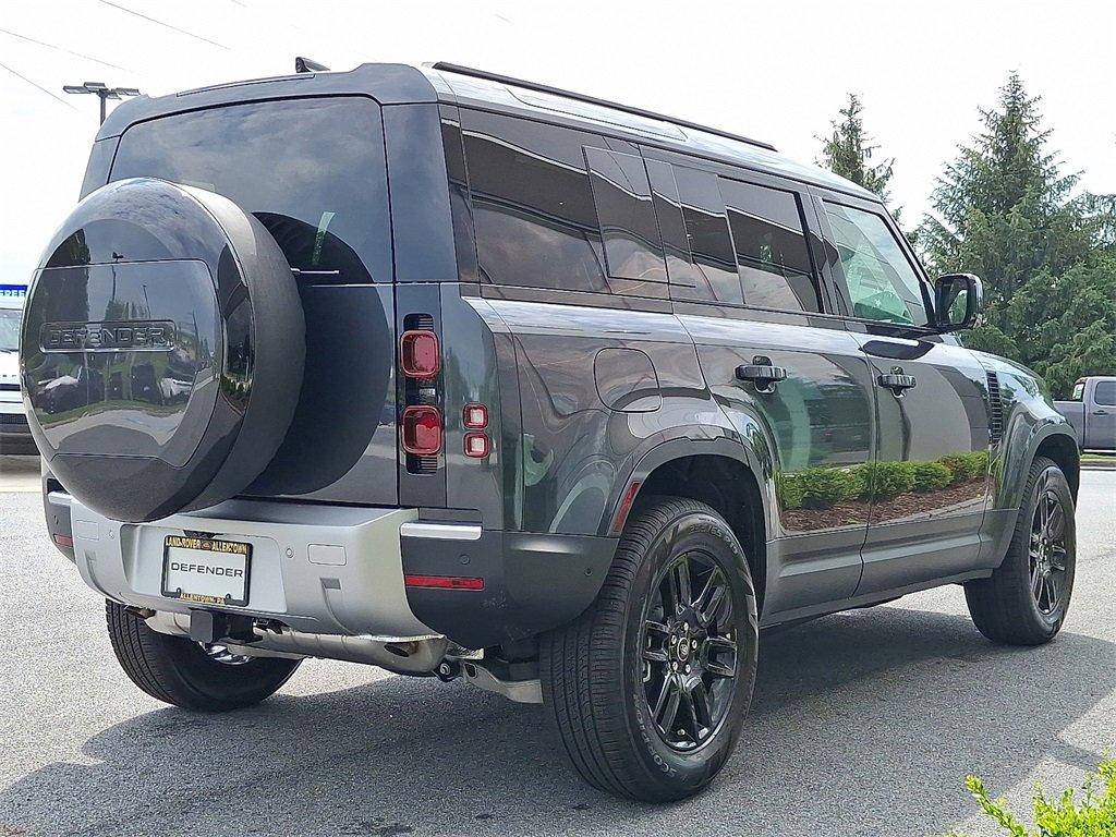 New 2025 Land Rover Defender 110 S image 3