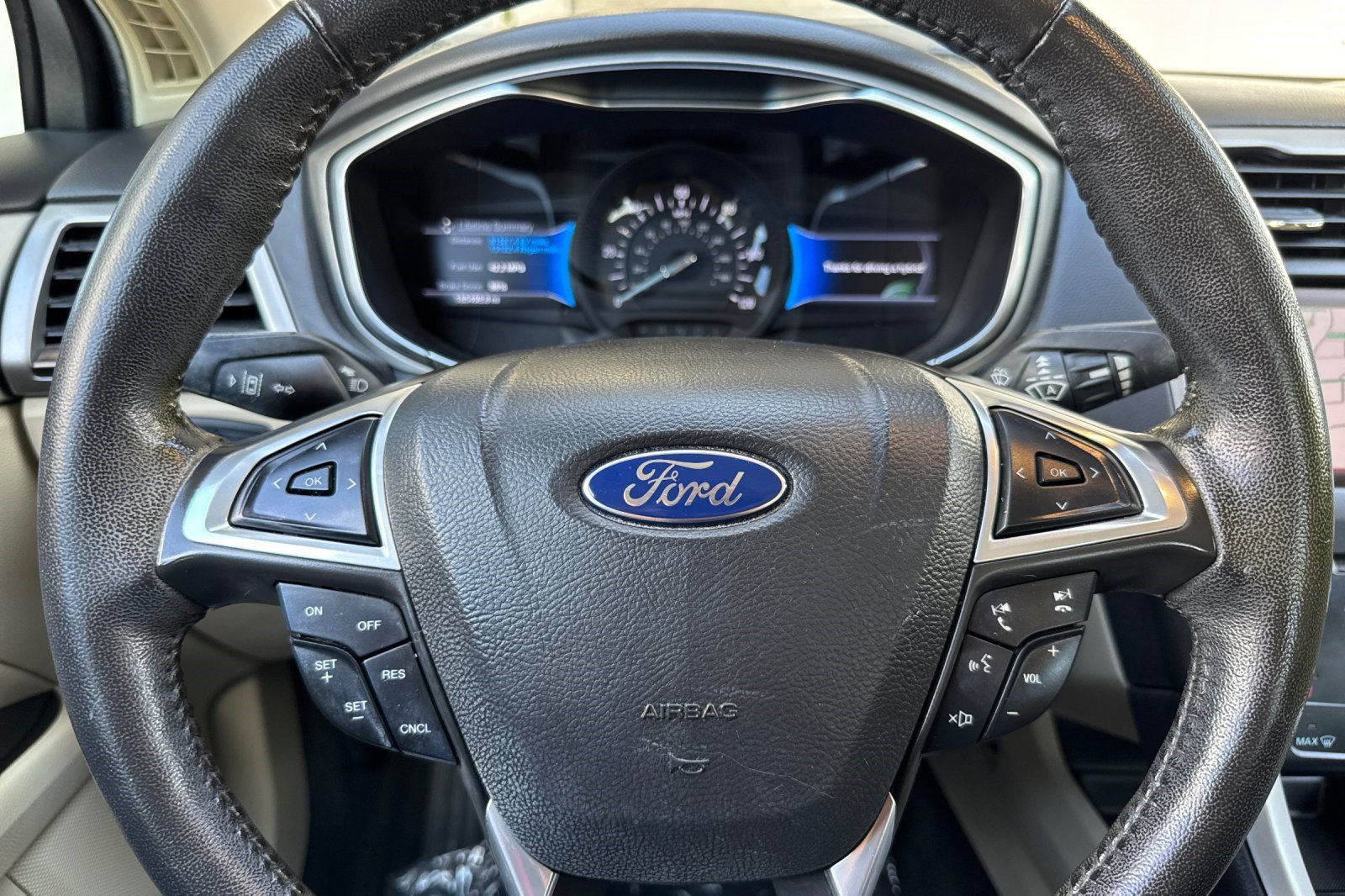 Used 2013 Ford Fusion SE FWD image 29