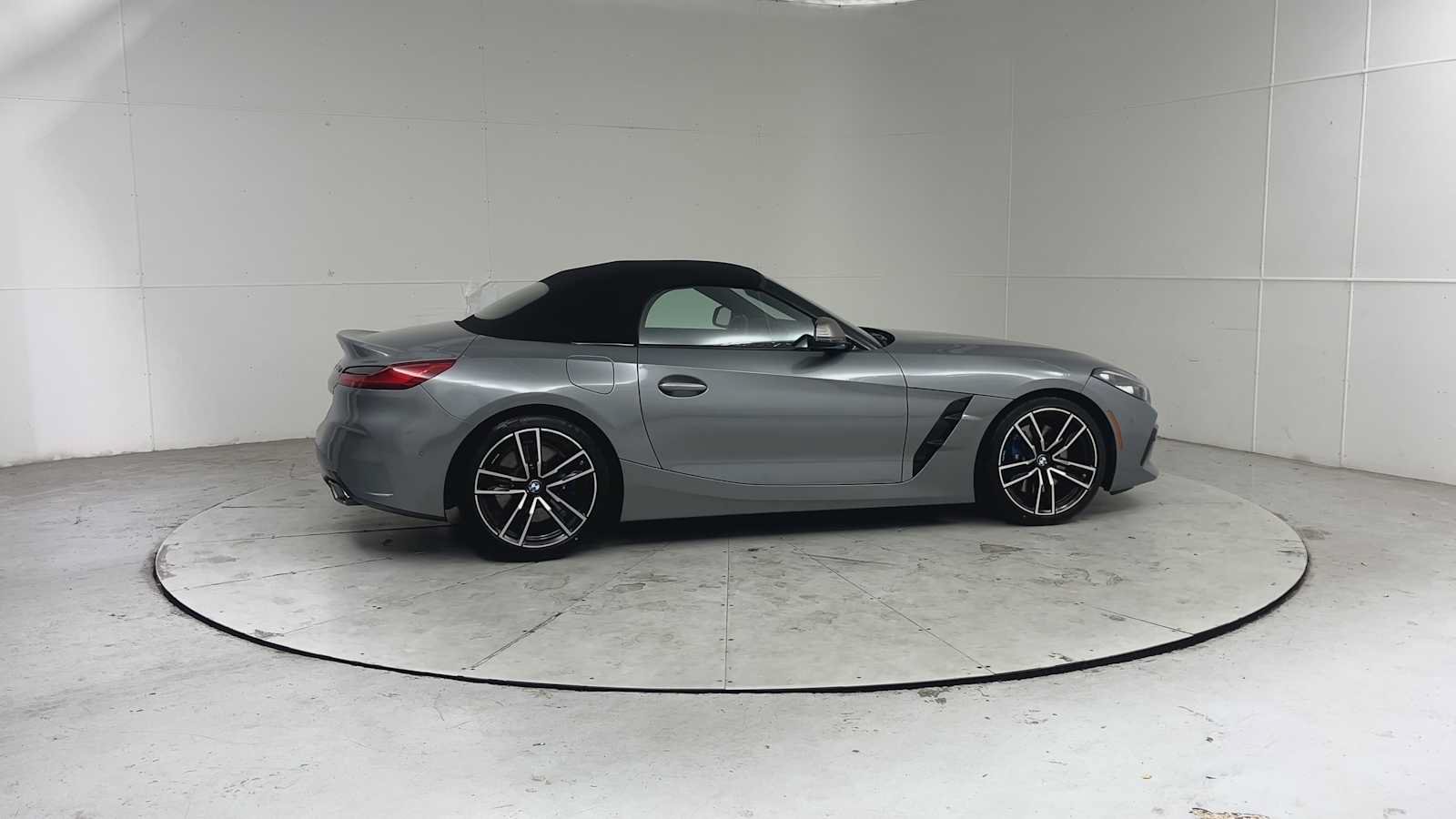 Used 2023 BMW Z4 M40i w/ Premium Package RWD image 9