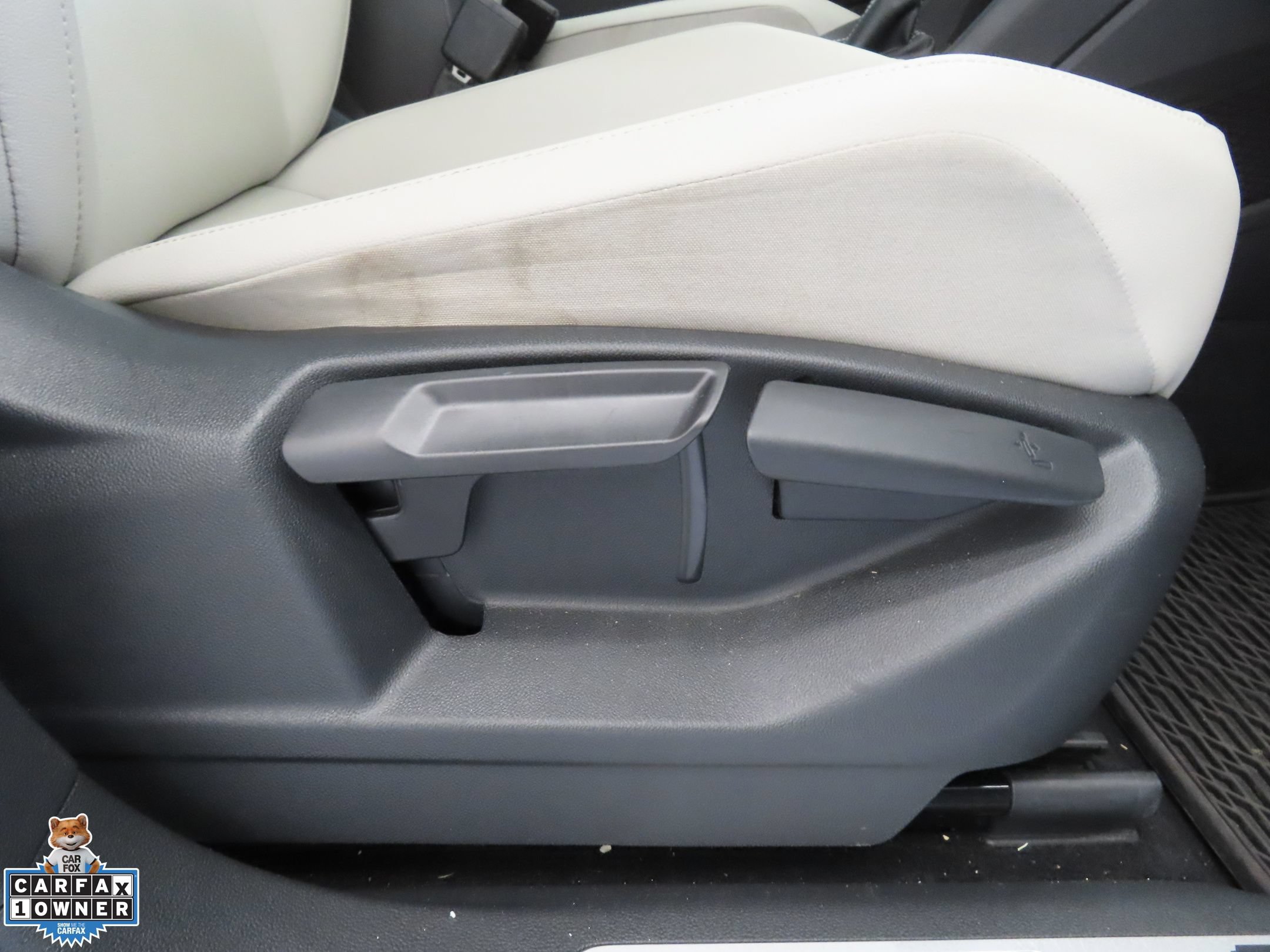 Used 2021 Volkswagen Tiguan SE R-Line FWD image 29