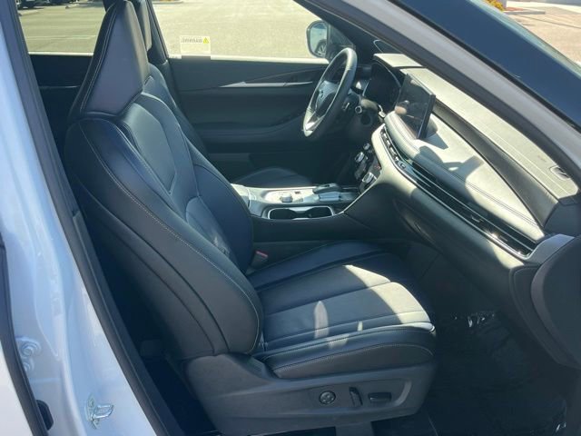 Certified 2026 INFINITI QX60 Sport w/ Dark Cargo Package AWD/4WD image 9
