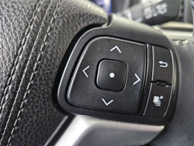 Used 2016 Toyota Highlander XLE image 29