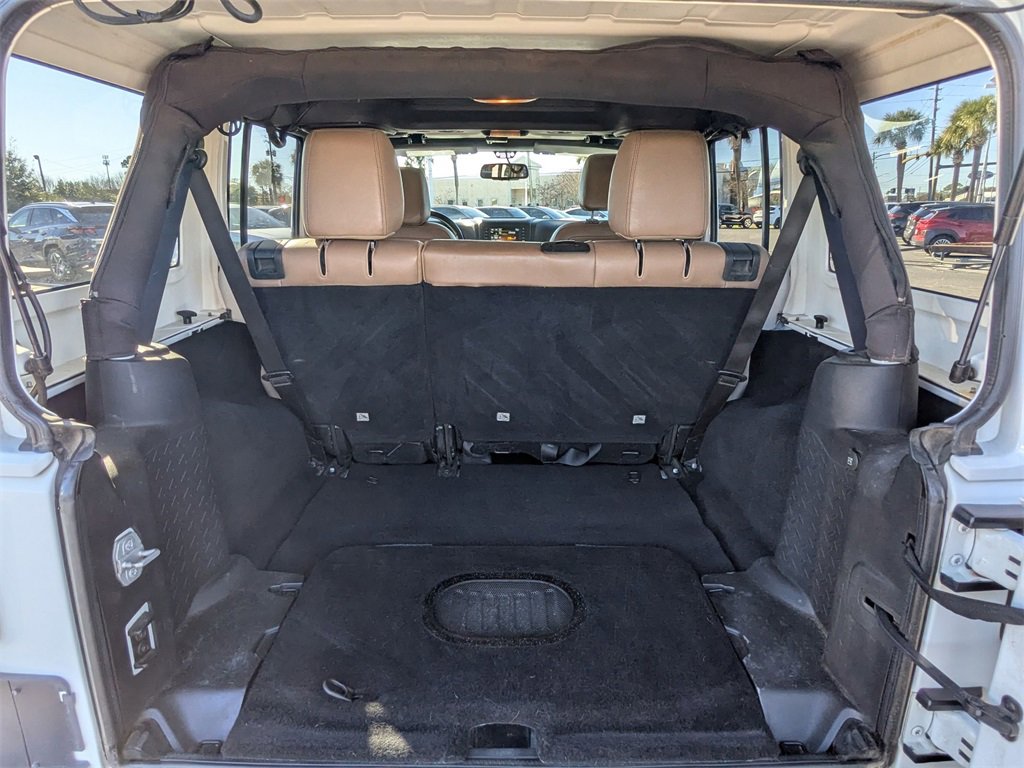 Used 2015 Jeep Wrangler Unlimited Sahara w/ Connectivity Group image 6