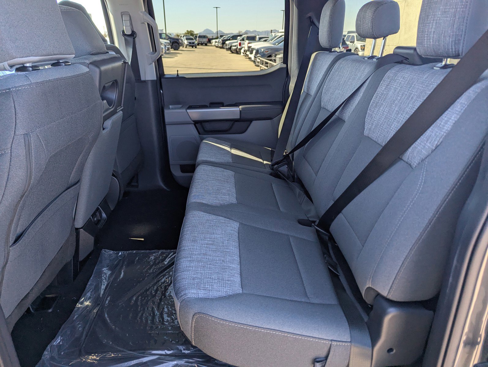 New 2026 Ford F350 XLT w/ FX4 Off-Road Package AWD/4WD image 9
