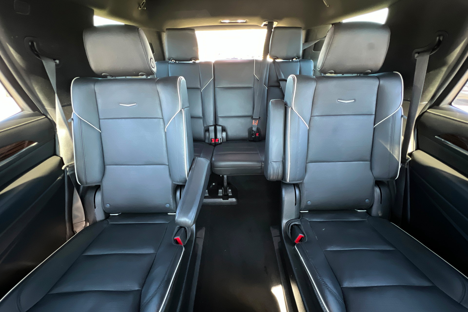 Used 2021 Cadillac Escalade Premium Luxury w/ Driver Assist Tech Package AWD/4WD image 27