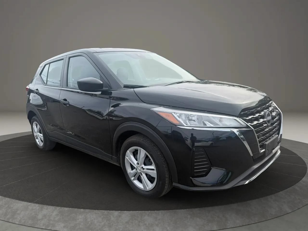 Used 2024 Nissan Kicks S FWD image 3
