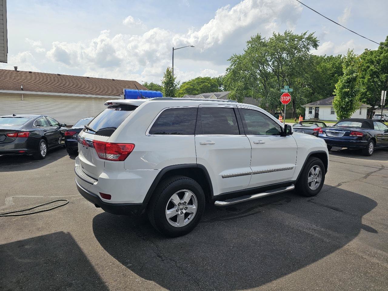 Used 2013 Jeep Grand Cherokee Laredo w/ Laredo E Group AWD/4WD image 12