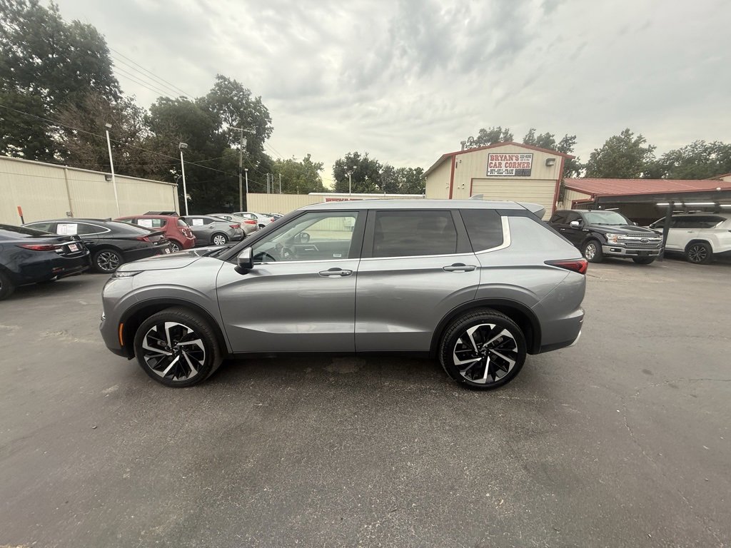 Used 2024 Mitsubishi Outlander AWD image 4