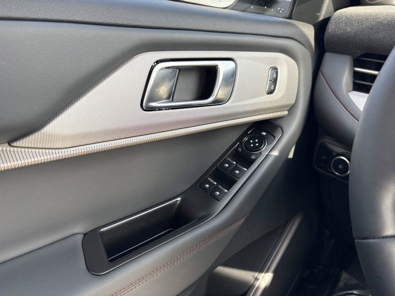New 2026 Ford Explorer Active w/ Active Comfort Package AWD/4WD image 13
