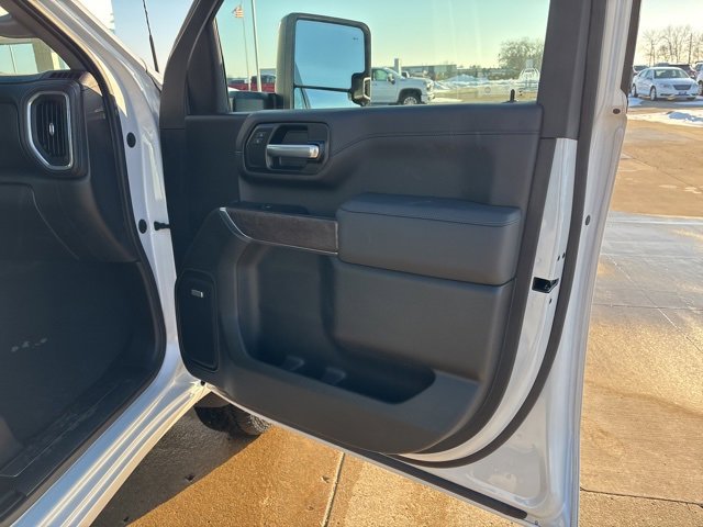 Used 2021 GMC Sierra 3500 Denali w/ Denali Ultimate Package image 22