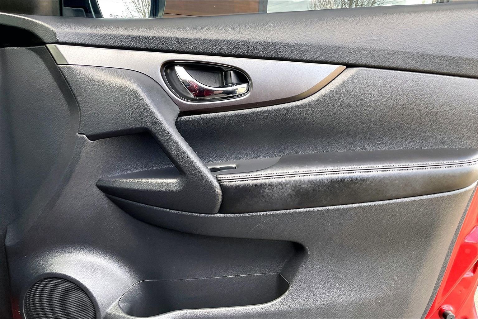 Used 2015 Nissan Rogue S image 20