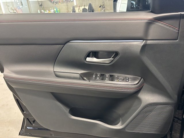 New 2025 Nissan Kicks SR image 11