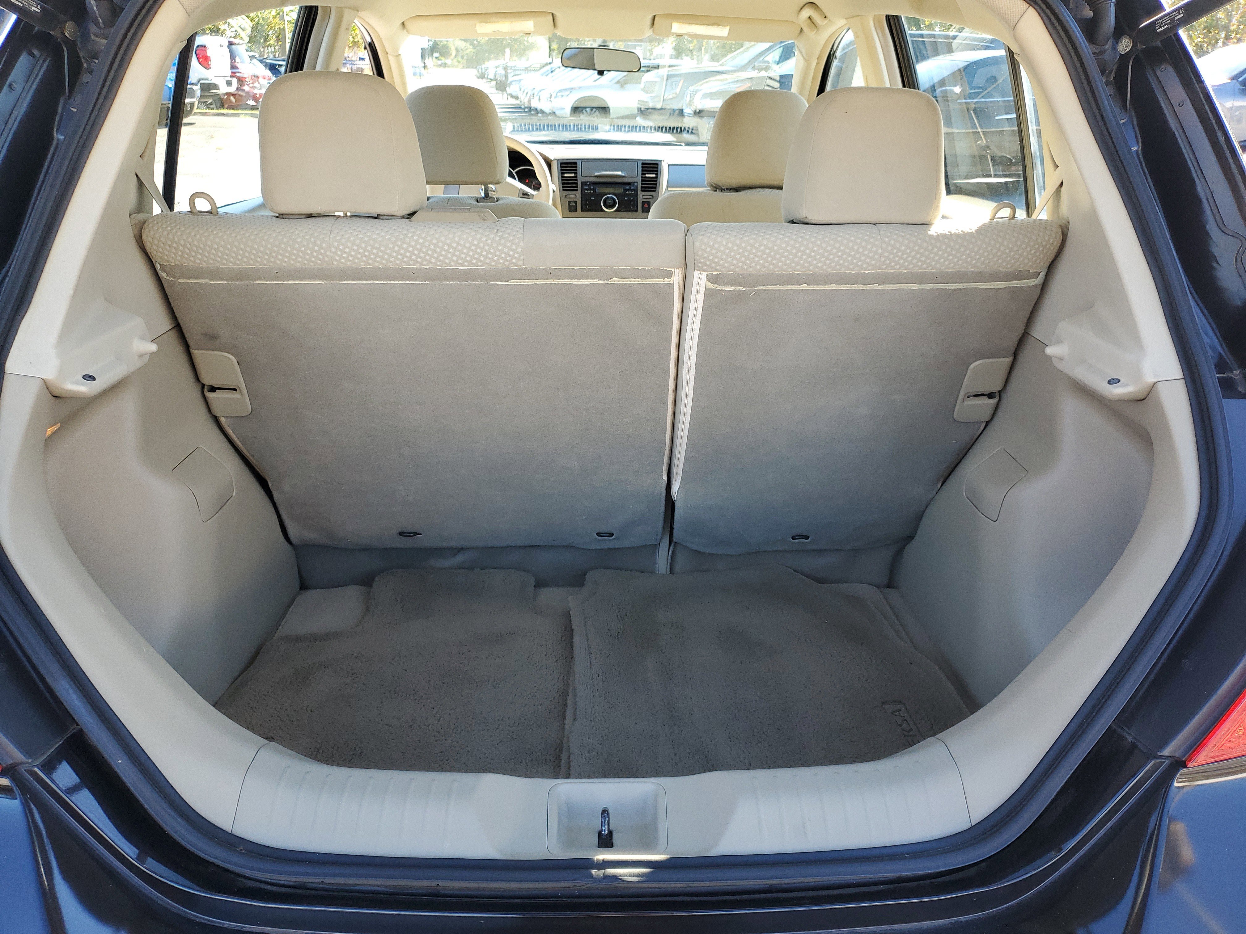 Used 2011 Nissan Versa 1.8 S w/ Plus Pkg image 9