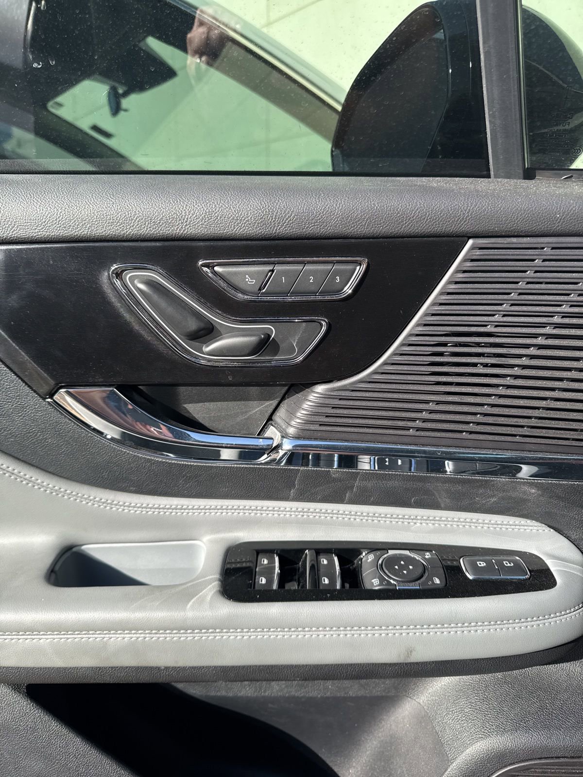 Used 2022 Lincoln Corsair AWD w/ Equipment Group 101A image 17