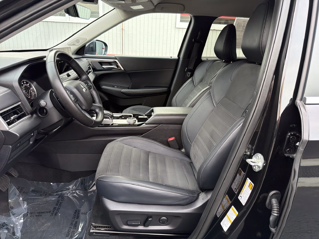 Used 2025 Mitsubishi Outlander SE AWD/4WD image 10