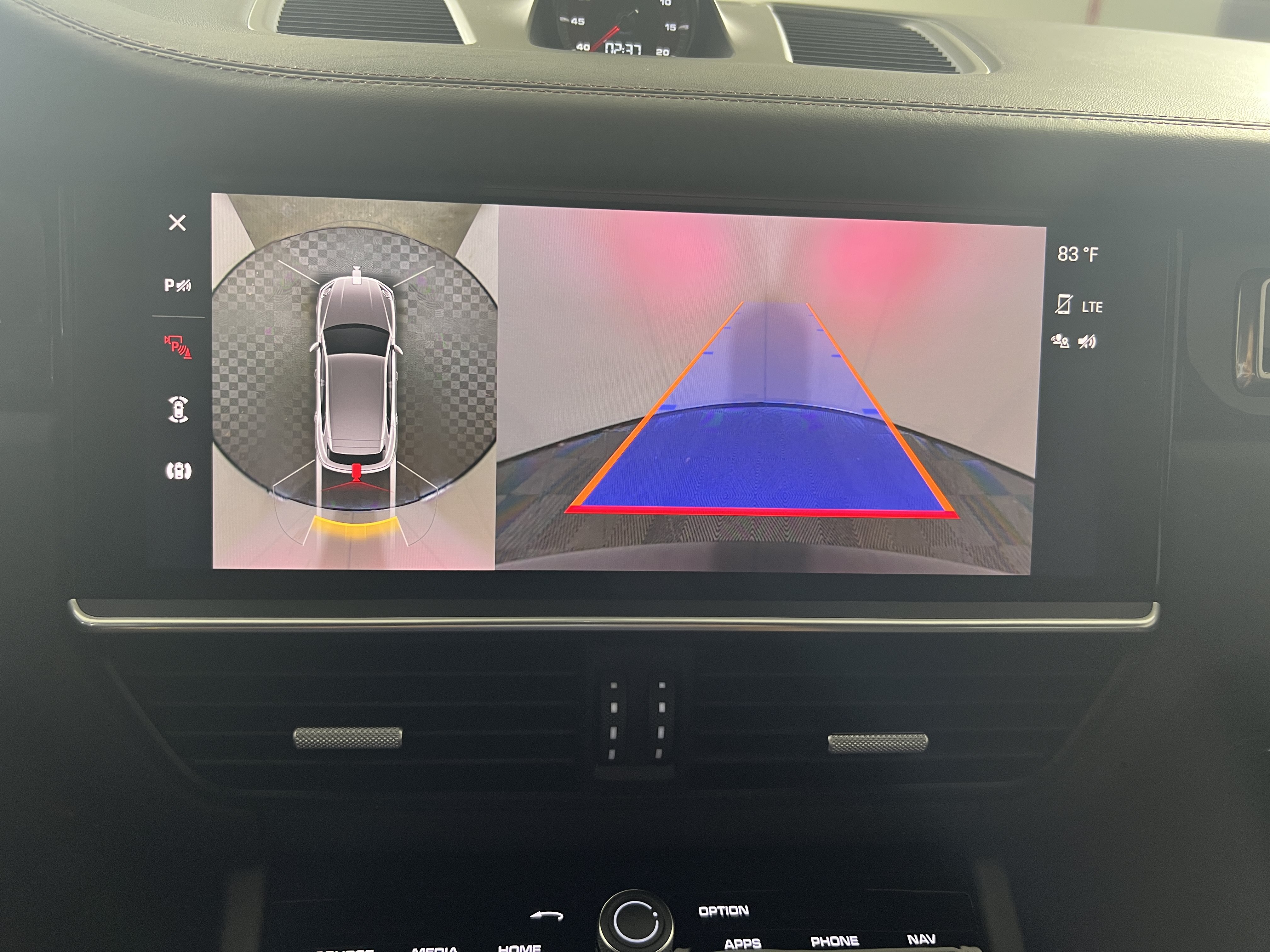 Certified 2023 Porsche Cayenne Turbo AWD/4WD image 24