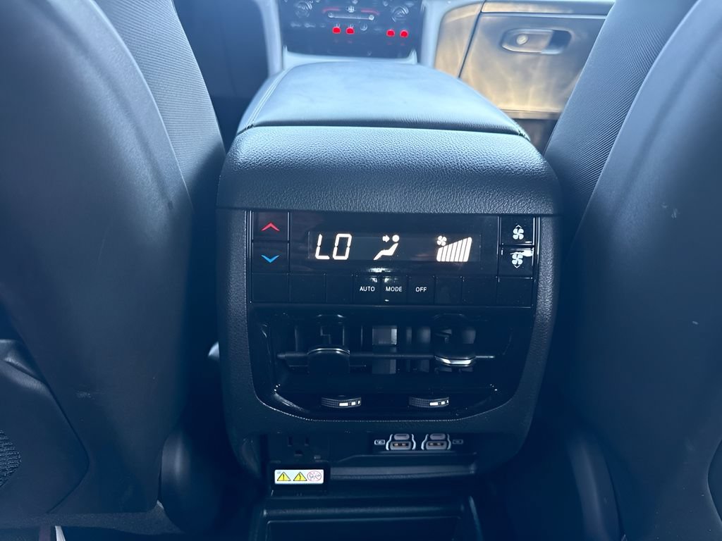 Used 2025 Jeep Grand Cherokee L Laredo AWD/4WD image 12