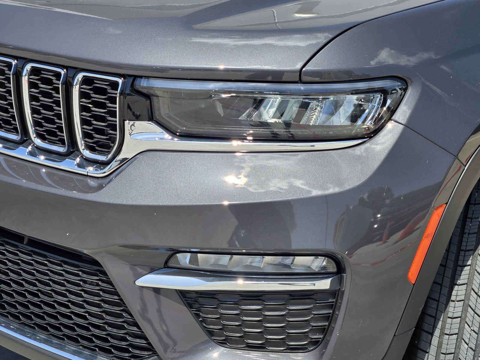 New 2025 Jeep Grand Cherokee Limited image 8