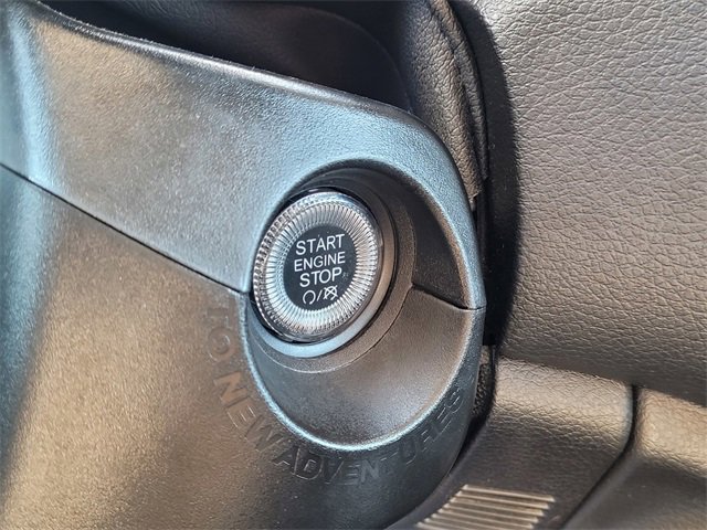 Used 2023 Jeep Renegade Latitude w/ Sun/Sound Group image 18