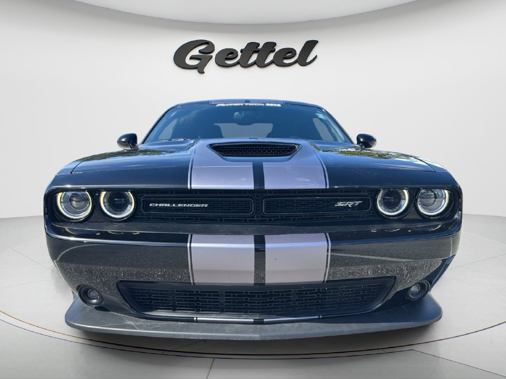 Used 2015 Dodge Challenger SRT RWD image 27